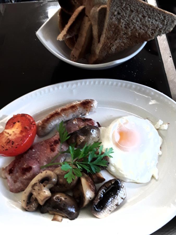 The Mitre Inn Witheridge Dış mekan fotoğraf