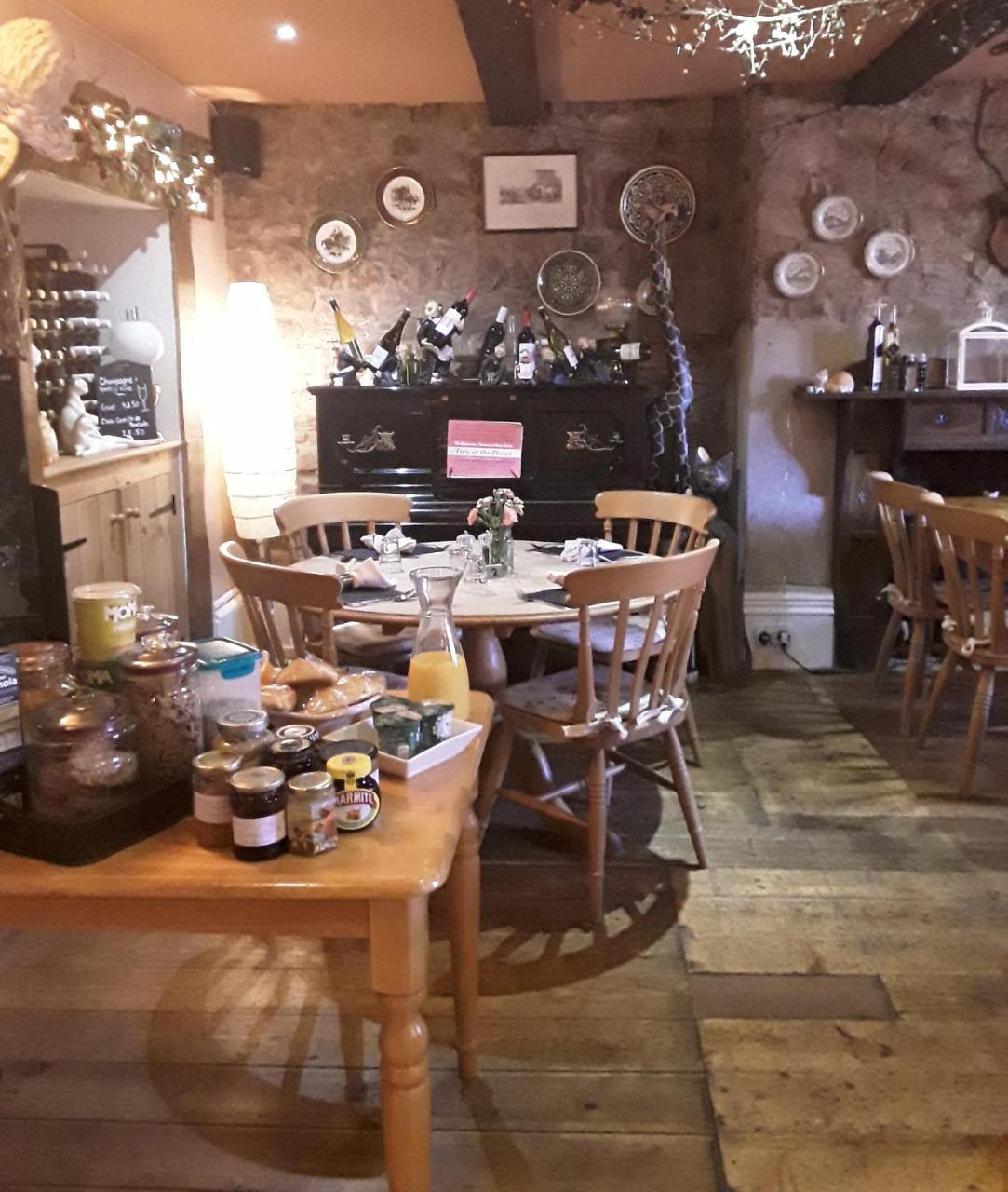 The Mitre Inn Witheridge Dış mekan fotoğraf